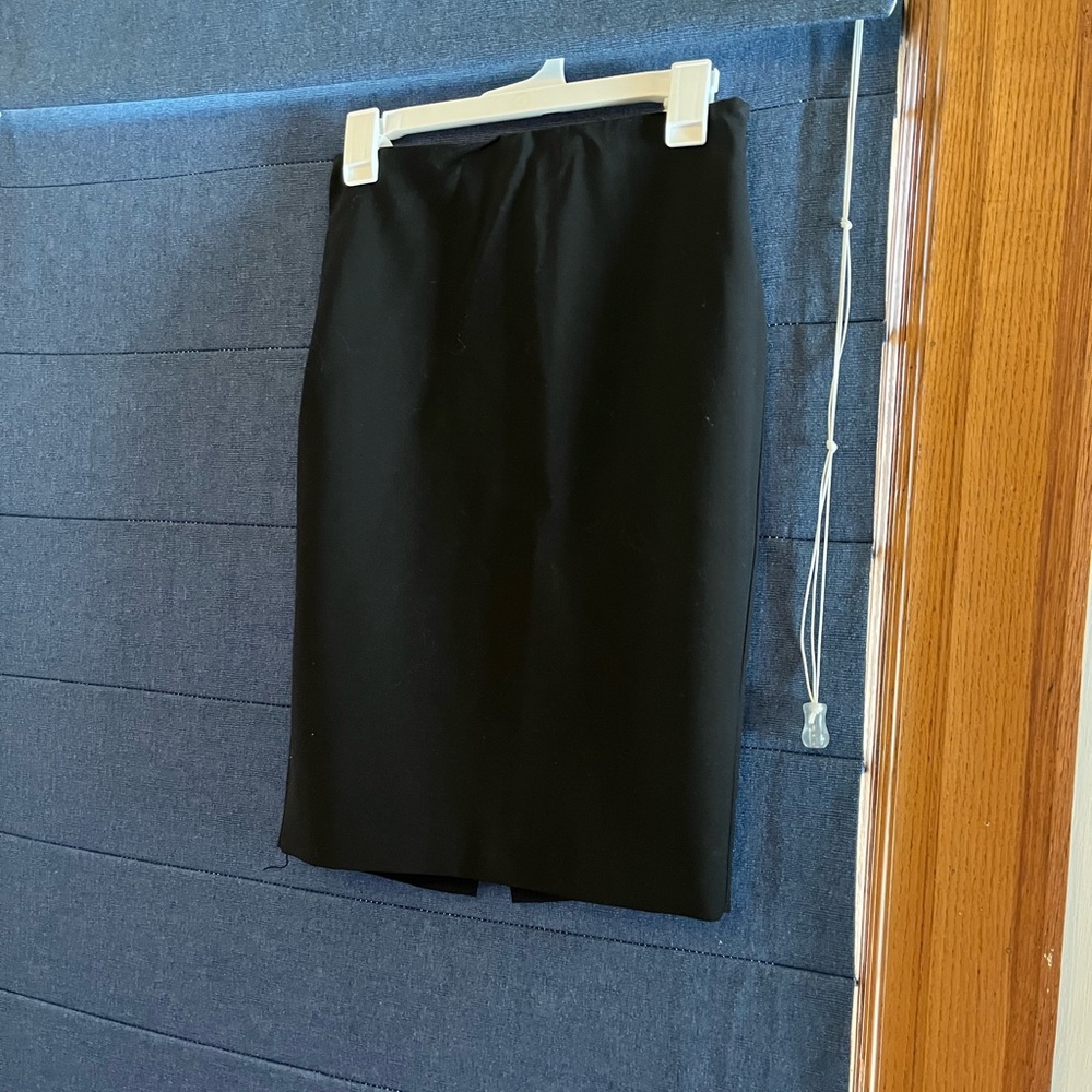 Elie Tahari pencil skirt—Gorgeous quality and classic silhouette